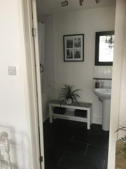 فيلا Herb Garden Bungalow Nazeing المظهر الخارجي الصورة
